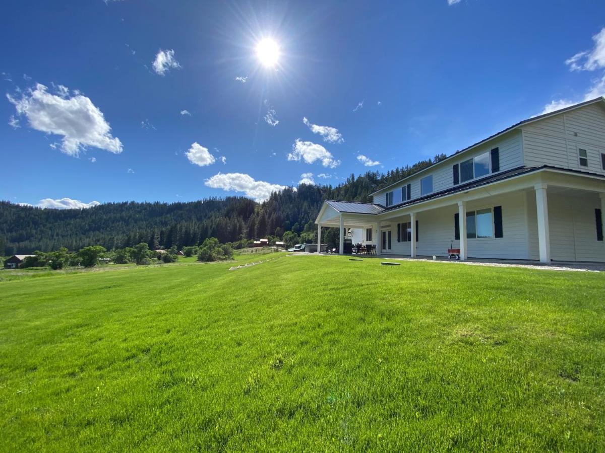 Leavenworth Farmhouse Exterior photo
